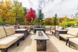 Posezení v ubytování River Hills Hotel- Mankato