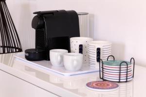 Facilități de preparat ceai și cafea la Santa Cruz Apartments Supetar