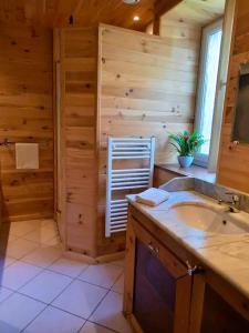 Φωτογραφία από το άλμπουμ του Heritage stone house BnB with Gourmet Breakfast - Chambres d'hôtes de charme entre Bayeux et les plages du débarquement σε Sommervieu +37 φωτογραφίες