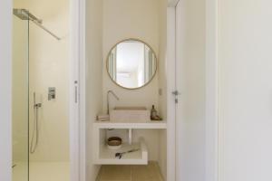 Ένα μπάνιο στο Villa La Guaceta by Wonderful Italy +47 φωτογραφίες