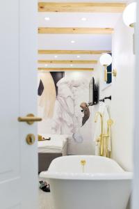 Ένα μπάνιο στο Exquisite Villa by Dominium - Old city