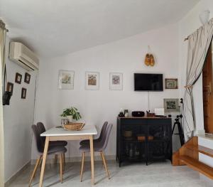Televízia a/alebo spoločenská miestnosť v ubytovaní Home sweet home