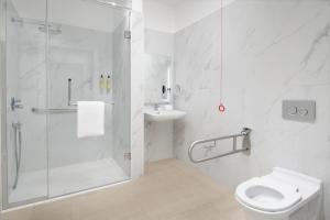 ห้องน้ำของ Element by Westin West Bay Doha