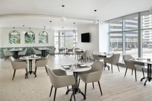 พื้นที่นั่งเล่นของ Element by Westin West Bay Doha