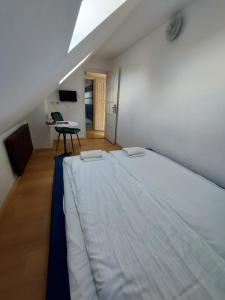 A television and/or entertainment centre at Palma Vendégház
