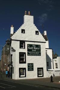 The building where the hotel is located 