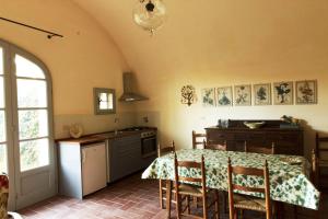 Kuchyň nebo kuchyňský kout v ubytování Agriturismo La Volta