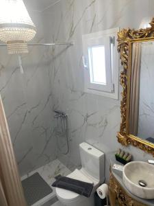 Koupelna v ubytování Mykonos Secret Spot
