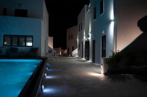 Bazen v nastanitvi oz. blizu nastanitve Sun Springs Suites