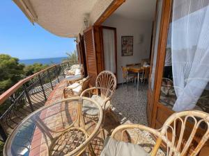 Balkón nebo terasa v ubytování Cosy Spanish sea view apartment