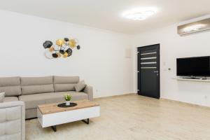Μια τηλεόραση ή/και κέντρο ψυχαγωγίας στο Lira Suites