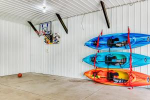 Fotografie z fotogalerie ubytování Moe's Vineyard - Barndominium v destinaci Necedah