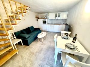 Kuchyň nebo kuchyňský kout v ubytování Little home