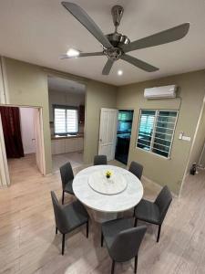 Billede fra billedgalleriet på Ipoh Luxury Spacious Corner Home i Ipoh + 20 billeder