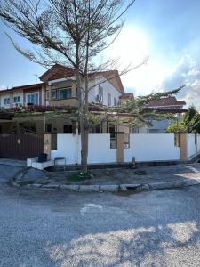 Bygningen som feriehuset ligger i