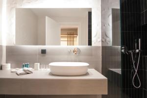 Bagno di Mythodea Athens Suites