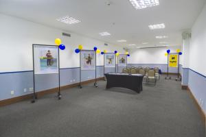 Área de negócios e/ou sala de conferências em Golden Tulip Porto Vitória