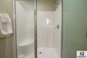 NEW BUILD - Luxury 3BR Walk-In with Resort Amenities - FREE TICKETS INCLUDED - FHG-107 욕실