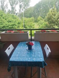 A balcony or terrace at La Casa Blu- Forum di Assago, Ospedale Humanitas, Milanofiori, IEO