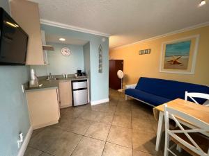 Kuchyň nebo kuchyňský kout v ubytování Pelican Pointe Clearwater Beach Hotel