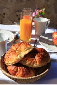 אפשרויות ארוחת הבוקר המוצעות לאורחים ב-Quiniere - Entre Lac et Forêt