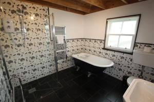 Koupelna v ubytování Easdale Cottage + 16 fotografií