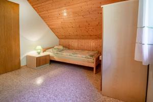 - une petite chambre mansardée dans l'établissement Holiday house Lepena, à Vallée de la Soča