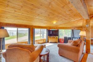 Gallery image of Lakeview Maine Retreat with Fire Pit, Grill and Canoe in Searsport