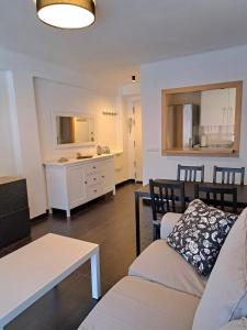 Zdjęcie z galerii obiektu Apartamento con encanto y vistas al mar w mieście Torre de Benagalbón