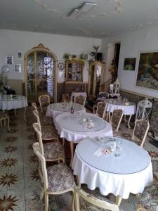 Gästehaus Monschau tesisinde bir restoran veya yemek mekanı
