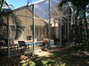 Κήπος έξω από το Beautiful furnished 3 BR home, pool, clubhouse access - if interested, please provide your name, contact info