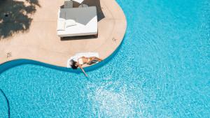 Bazén v ubytování Bahia Hotel & Beach House nebo v jeho okolí