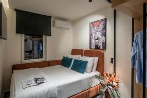 Postel nebo postele na pokoji v ubytování Maison Aqua Suite with Private mini pool jacuzzi + 21 fotografií