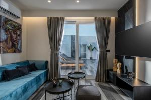Posezení v ubytování Maison Aqua Suite with Private mini pool jacuzzi