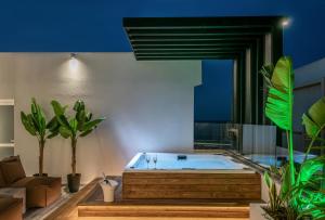 Fotografie z fotogalerie ubytování Maison Aqua Suite with Private mini pool jacuzzi v destinaci Hersonissos