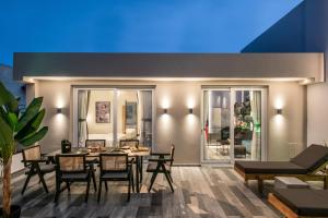 Posezení v ubytování Maison Aqua Suite with Private mini pool jacuzzi