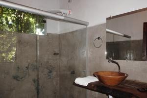 Et badeværelse på Casa das Pedras Caraiva + 44 billeder