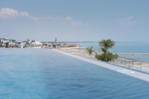 Vue générale sur la mer ou vue sur la mer prise depuis l'hôtel