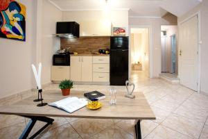 A kitchen or kitchenette at Endless Blue Sunshine