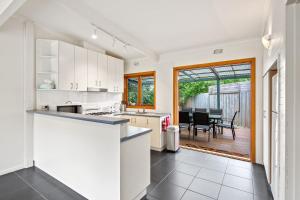 Gallery image of Ocean Reach Sunset Villa in Cape Woolamai