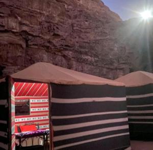 Fotografie z fotogalerie ubytování moon city with jeep trips v destinaci Wadi Rum