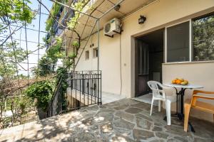 A balcony or terrace at Vangelis studio 2
