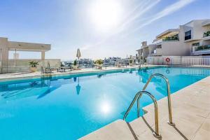 Zdjęcie z galerii obiektu Penthouse at Las Mesas with amazing views w mieście Estepona +32 zdjęcia