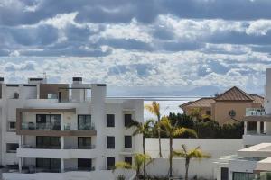 Zdjęcie z galerii obiektu Penthouse at Las Mesas with amazing views w mieście Estepona