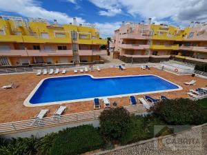 A view of the pool at Royal Terrace T2 by YHA or nearby