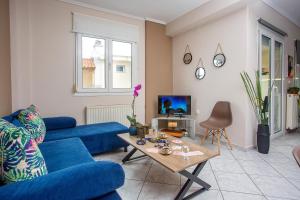 A television and/or entertainment centre at Endless Blue Sunshine