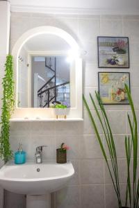 A bathroom at Endless Blue Sunshine Még 37 kép