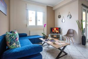 A television and/or entertainment centre at Endless Blue Sunshine