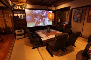 TV o dispositivi per l'intrattenimento presso 飛騨金山 古民家宿 恩家 -おんや-