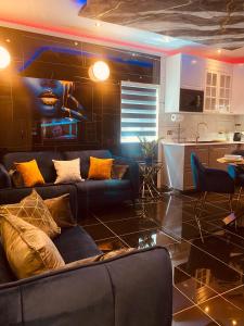 Posezení v ubytování Azure Gold Apartment